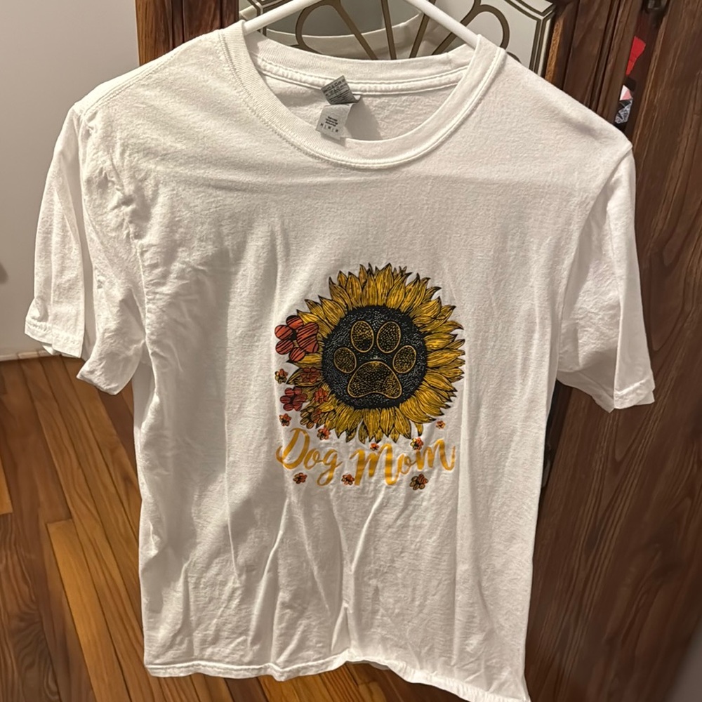 Medium PAWZ Dog Mom Women’s Top